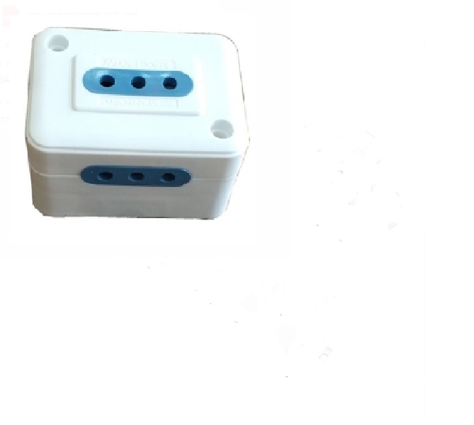 Enchufe Hembra Triple 10A 250V